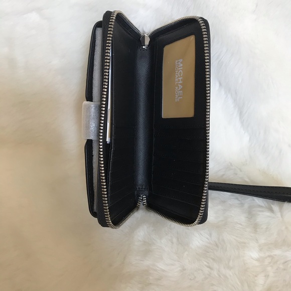 Michael Kors Jet set Travel MD ZA phone holder - Picture 6 of 7